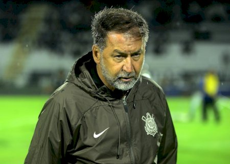 Augusto Melo é expulso do Corinthians