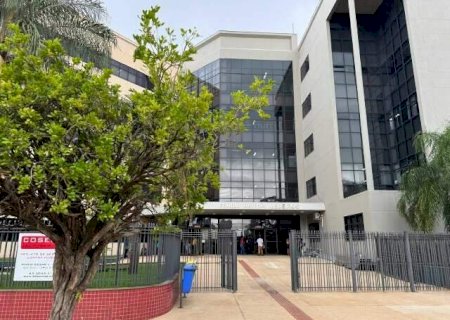 Candidato receber&aacute; mais de R$ 5 mil ap&oacute;s banca errar e anular prova