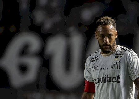 Neymar cobra garotos no vestiário depois de empate contra Chape e entra em atrito no Santos