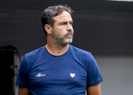 Artur Jorge analisa testes no Cruzeiro, contratações e avisa: “Não estamos de torneira aberta'