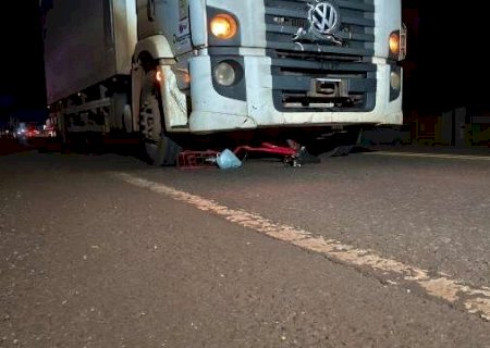 Ciclista ind&iacute;gena morre ap&oacute;s ser atropelada por caminh&atilde;o