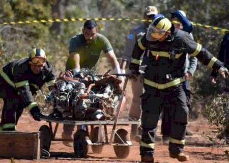 Pol&iacute;cia apura se avi&atilde;o decolou com vento de cauda antes de cair