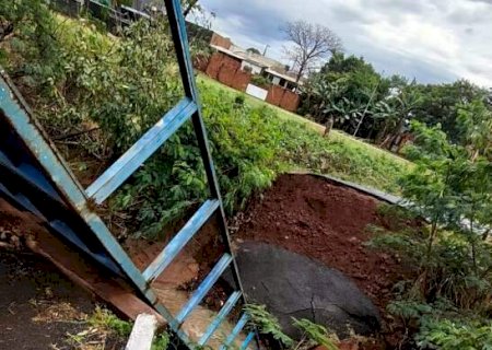 Ponte cede ap&oacute;s temporal e interrompe liga&ccedil;&atilde;o entre Jardim Leblon e S&atilde;o Conrado