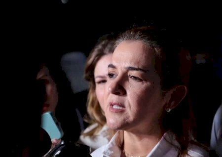 Prefeita diz que apresentar&aacute; plano de tapa-buracos nesta sexta