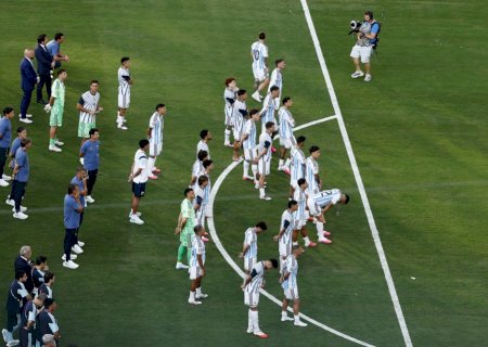 Messi reaparece após vice na Copa em jogo da 4ª divisão argentina; veja vídeo