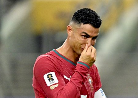 Cristiano Ronaldo chora ao se despedir de sua sexta Copa do Mundo