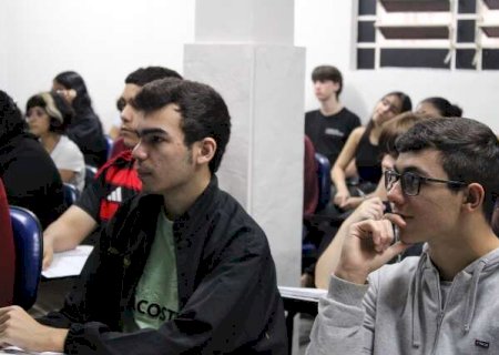 Prefeitura abre 250 vagas para curso gratuito de reda&ccedil;&atilde;o do Enem