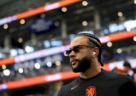 Memphis faz concessões, propõe contrato de três anos e aguarda resposta do Corinthians