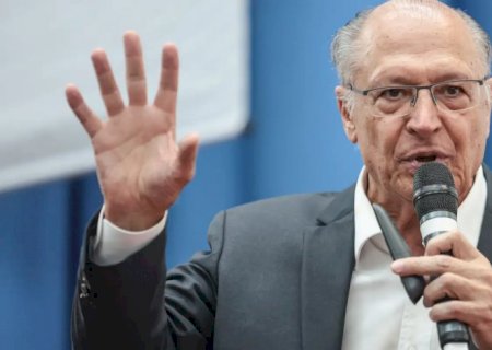 Alckmin diz que Milei presta desserviço à Argentina