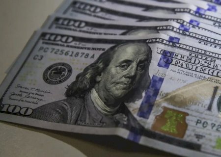 Dólar cai ao menor nível em três semanas; bolsa sobe 1,22%