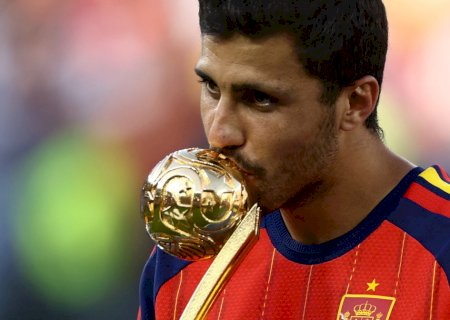 Rodri de novo? Veja como fica disputa pela Bola de Ouro depois da Copa