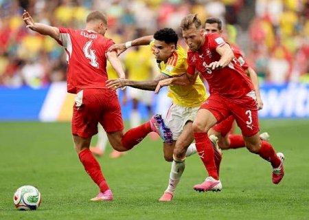 Su&iacute;&ccedil;a bate Col&ocirc;mbia nos p&ecirc;naltis e garante vaga nas quartas da Copa