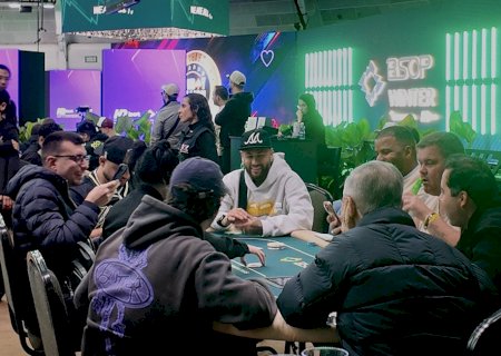 Neymar vence mão em torneio de poker e comemora com dancinha; veja vídeo