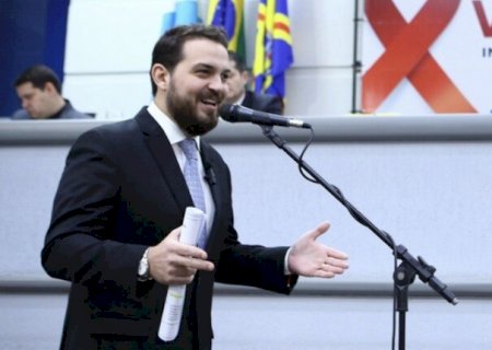 Claudinho vai responder por fraude em edital para abrir 500 vagas em cemit&eacute;rio