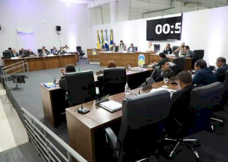 C&acirc;mara de Dourados cita jurisprud&ecirc;ncia do STF e adia elei&ccedil;&atilde;o da Mesa Diretora
