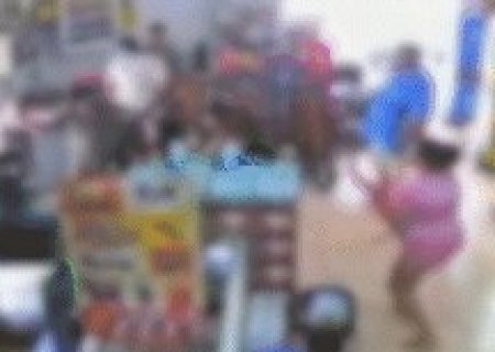 Homem que esfaqueou vizinho em mercado no Santa Luzia &eacute; preso