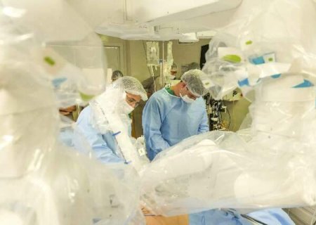 Paciente com Parkinson recebe alta em 24h ap&oacute;s cirurgia rob&oacute;tica dos rins