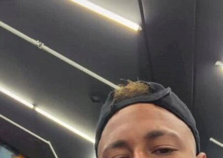Neymar ironiza críticas por presença em torneio de poker: "Vai cuidar da sua vida"