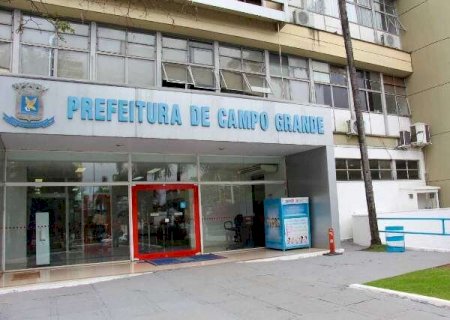 Prefeitura prop&otilde;e parcelar reajuste de professores at&eacute; janeiro de 2027
