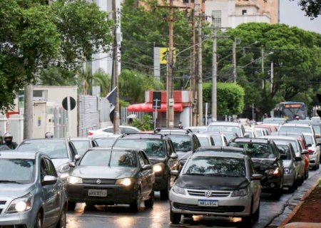 Julho &eacute; m&ecirc;s de quitar licenciamento de ve&iacute;culos com placa 4, 5 e 6