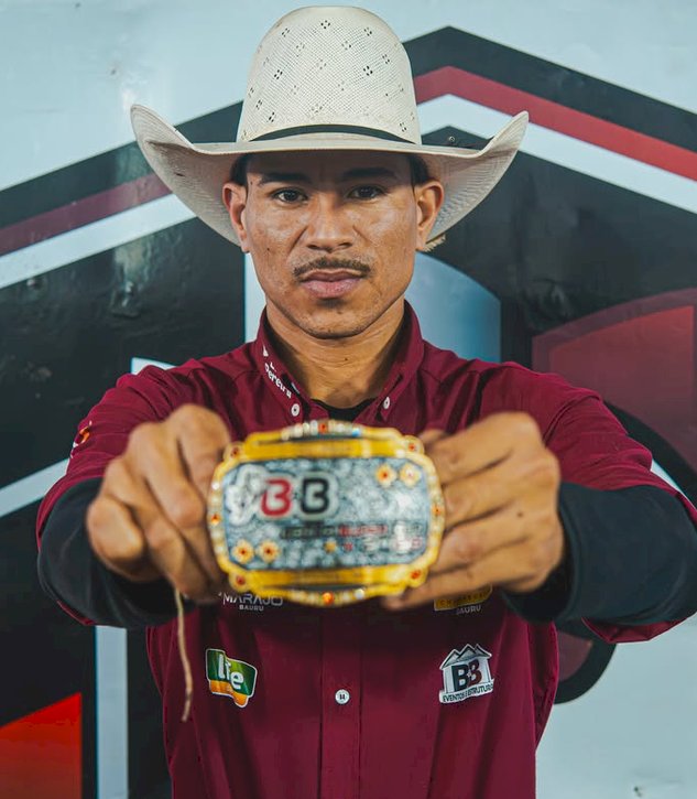 Peão de Coronel Sapucaia é o 3º colocado no ranking nacional de rodeio em 2026
