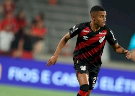 Athletico-PR vence Vit&oacute;ria e larga na frente nas oitavas da Copa do Brasil