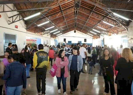 Todos em A&ccedil;&atilde;o leva vacina&ccedil;&atilde;o e oficinas empreendedoras ao bairro Oliveira