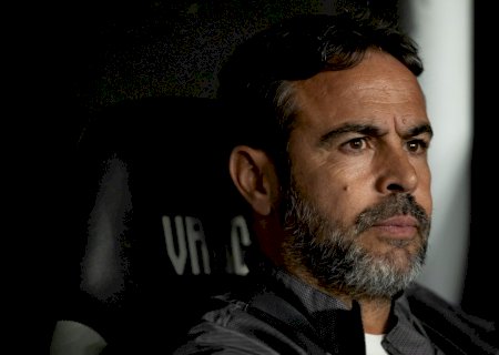 Artur Jorge faz cobrança no Cruzeiro antes de clássico: "Temos que ser mais intensos"