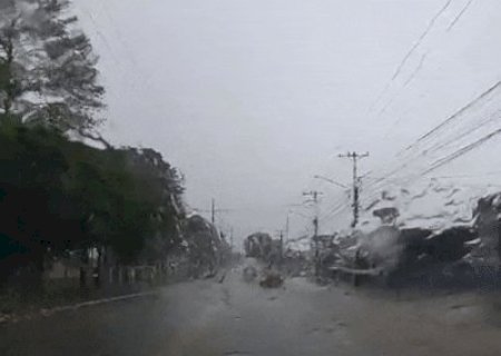 Chuva chega a Campo Grande nesta segunda e confirma previs&atilde;o de tempo inst&aacute;vel