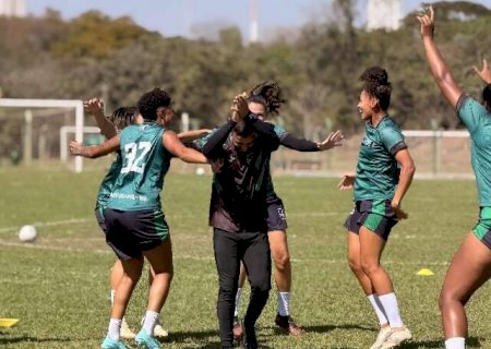 Pantanal treina em Goi&acirc;nia antes de jogo que vale acesso in&eacute;dito &agrave; S&eacute;rie A2