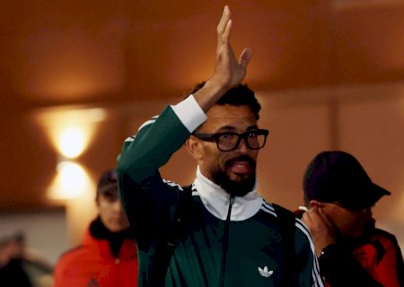 Vozinha encerra novela e chega ao Chile para se apresentar ao Colo-Colo
