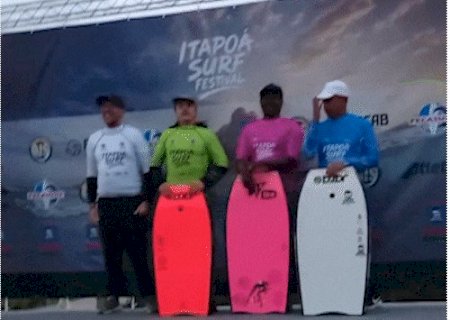 Campo-grandense troca comitiva pelo mar e conquista t&iacute;tulo de bodyboard em SC