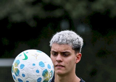 Lucca sofre acidente de carro após treino do São Paulo e vai para hospital com suspeita de fratura