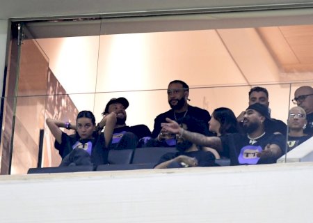 Corinthians x Inter: Memphis acompanha jogo em camarote da Neo Química Arena