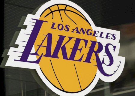 Família Buss vende ações restantes e deixa comando dos Lakers após 47 anos