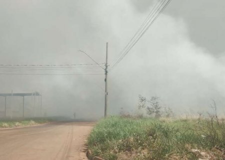 Tempo seco favorece inc&ecirc;ndios e fogo atinge vegeta&ccedil;&atilde;o em dois pontos da Capital
