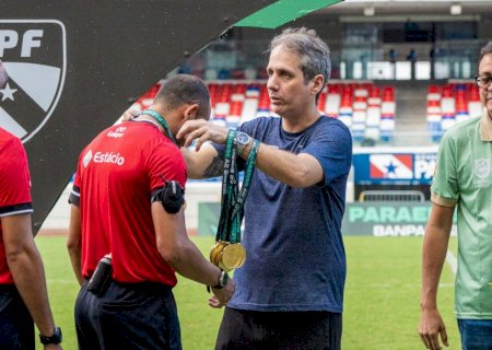 Vice da CBF revela projeto para transformar joias perdidas do futebol em árbitros