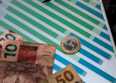 Pela 1ª vez desde março, mercado reduz expectativa para Selic em 2026