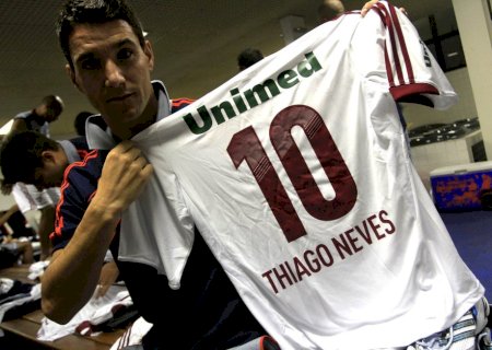 Thiago Neves revela sonho de treinar o Fluminense e brinca com Fred: "Trocar ideia depois do jogo"