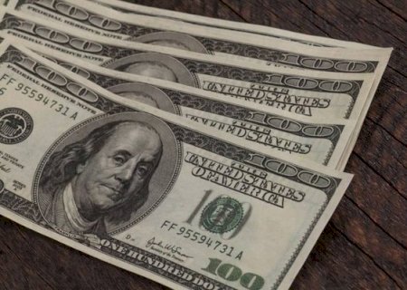 D&oacute;lar cai a R$ 5,10 e acumula perda de 7% desde o in&iacute;cio do ano