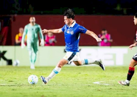 Vit&oacute;ria bate Gr&ecirc;mio, encerra jejum e respira na luta contra o Z4