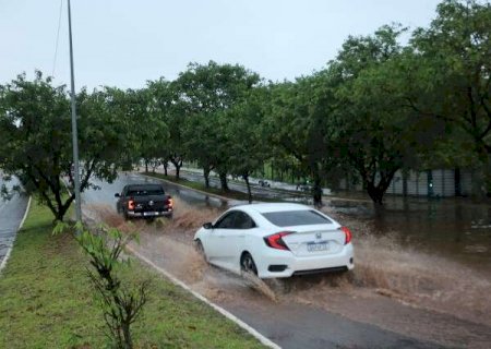 Campo Grande supera m&eacute;dia de chuva para setembro em apenas 12 horas