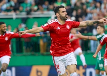 Inter vence Chapecoense fora de casa e respira contra o rebaixamento