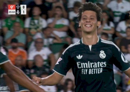Mbappé explica gesto polêmico com camisa antes de jogo do Real: "Solidariedade com imigrantes"
