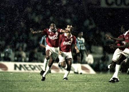 Destaque do Inter nos Gre-Nais de 1992 enfrentou HIV e preconceito; conheça a história de Gerson