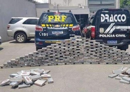 Mais de meia tonelada de drogas que deveria sair das ruas voltou ao tr&aacute;fico