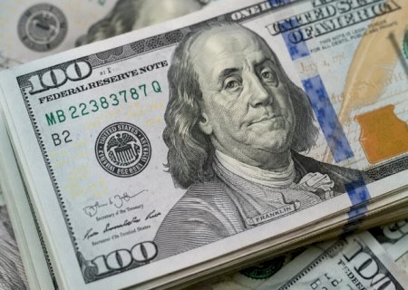 D&oacute;lar fecha em R$ 5,01 e tem terceira semana marcada por queda