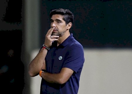 Abel elogia esforço do Palmeiras e cutuca sobre final da Libertadores: "Está lá por mérito, sem asterisco"