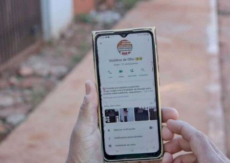 Contra inseguran&ccedil;a, grupos de WhatsApp viram rede de apoio entre vizinhos