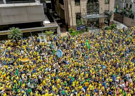 Campanha de Flávio Bolsonaro realiza manifestação na Paulista
